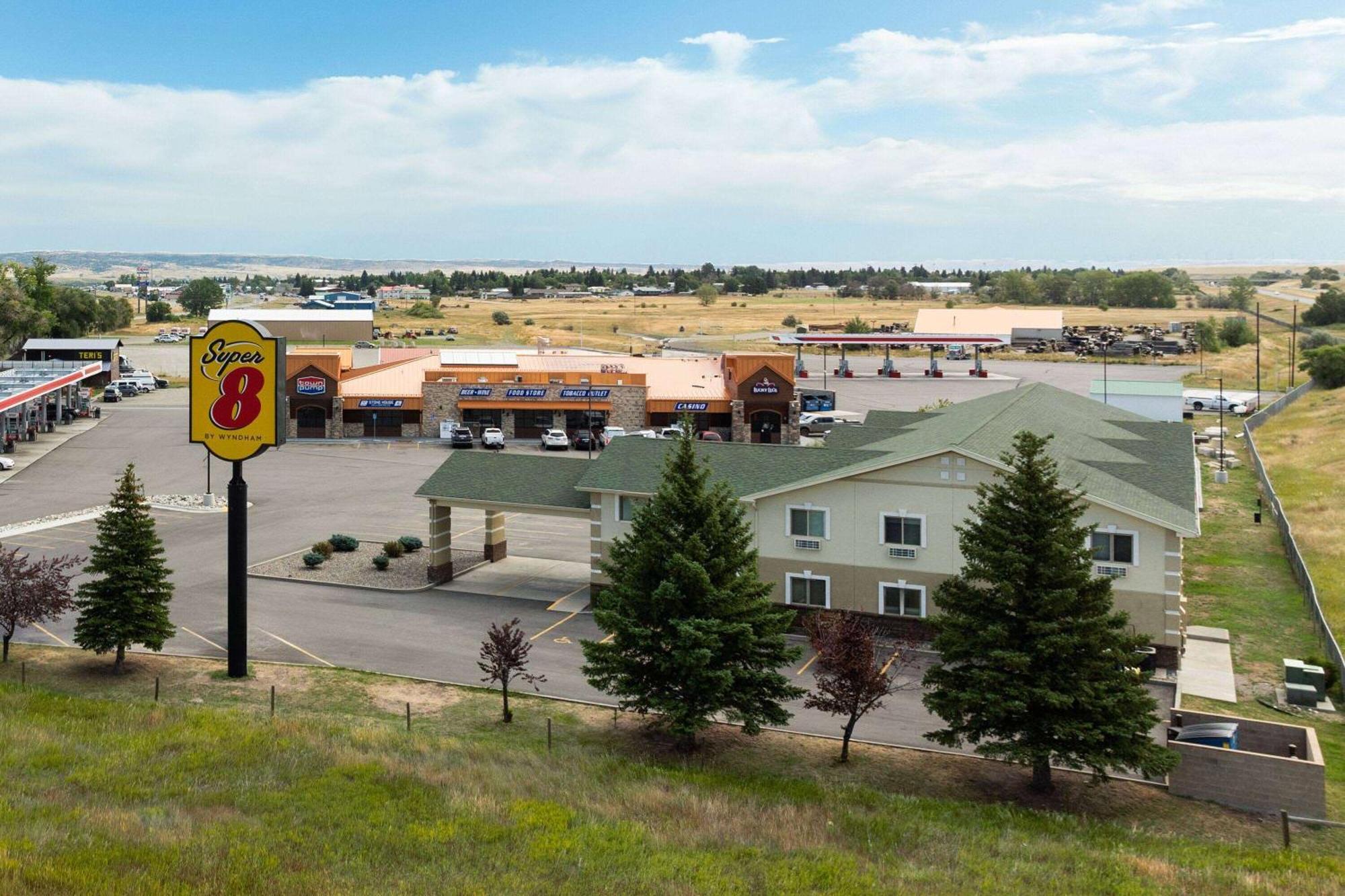 Super 8 By Wyndham Big Timber Motel Exterior photo